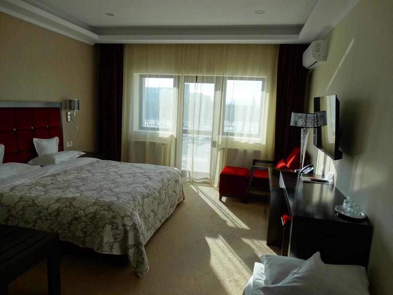 Hotel Terra Iasi Valea Lupului  Exterior foto
